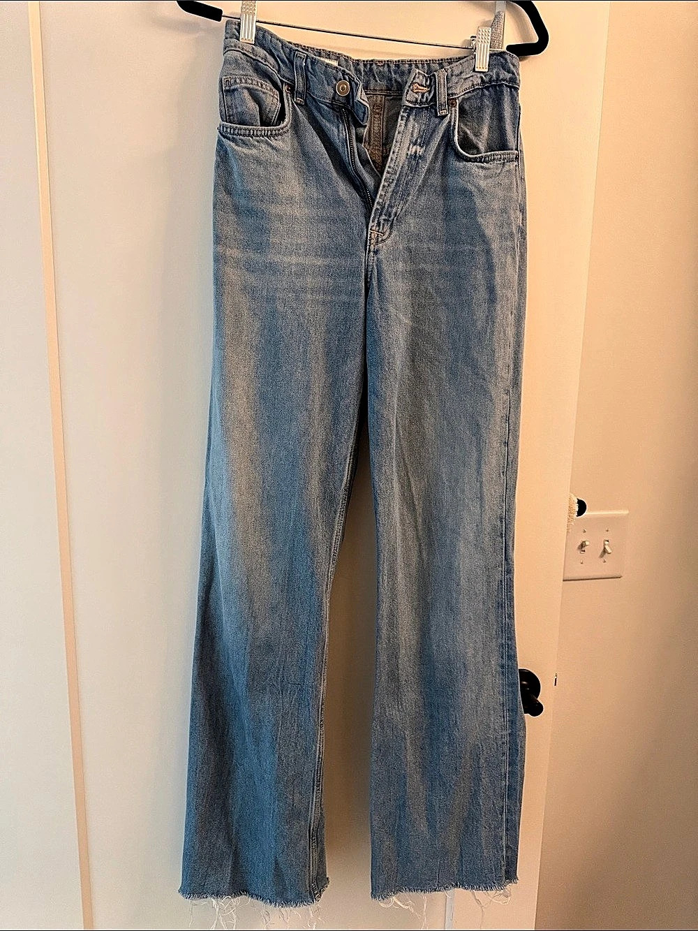 Zara - High Waisted Jeans